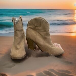 ◼️ Merona Suede 6.5 sand light tan cowboy booties 3.75” chunky heel